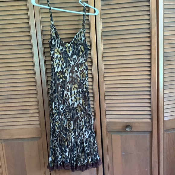 Dress - Picture 2 of 3